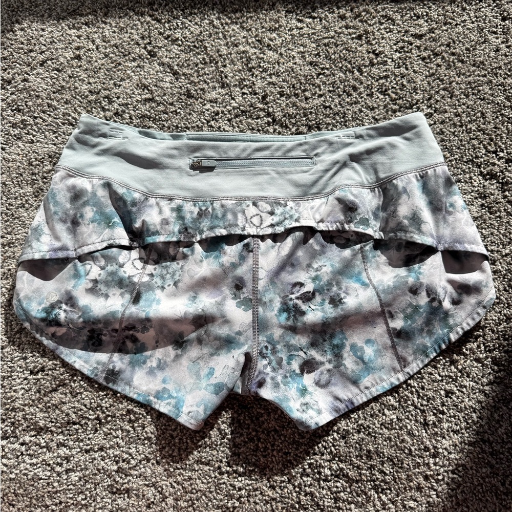 Rare Lululemon tie-dye size 8 speed up shorts 2 inch